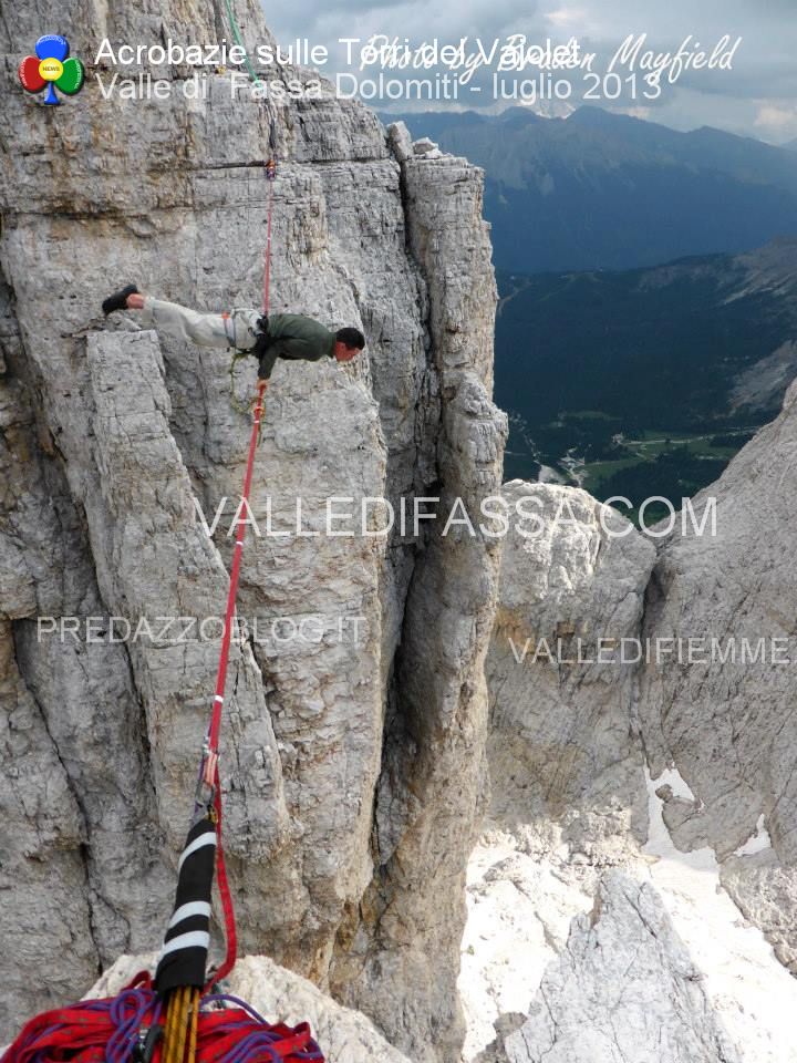 acrobati sulle torri del vaiolet - fassa - luglio 2013 ph Mattia Felicetti8